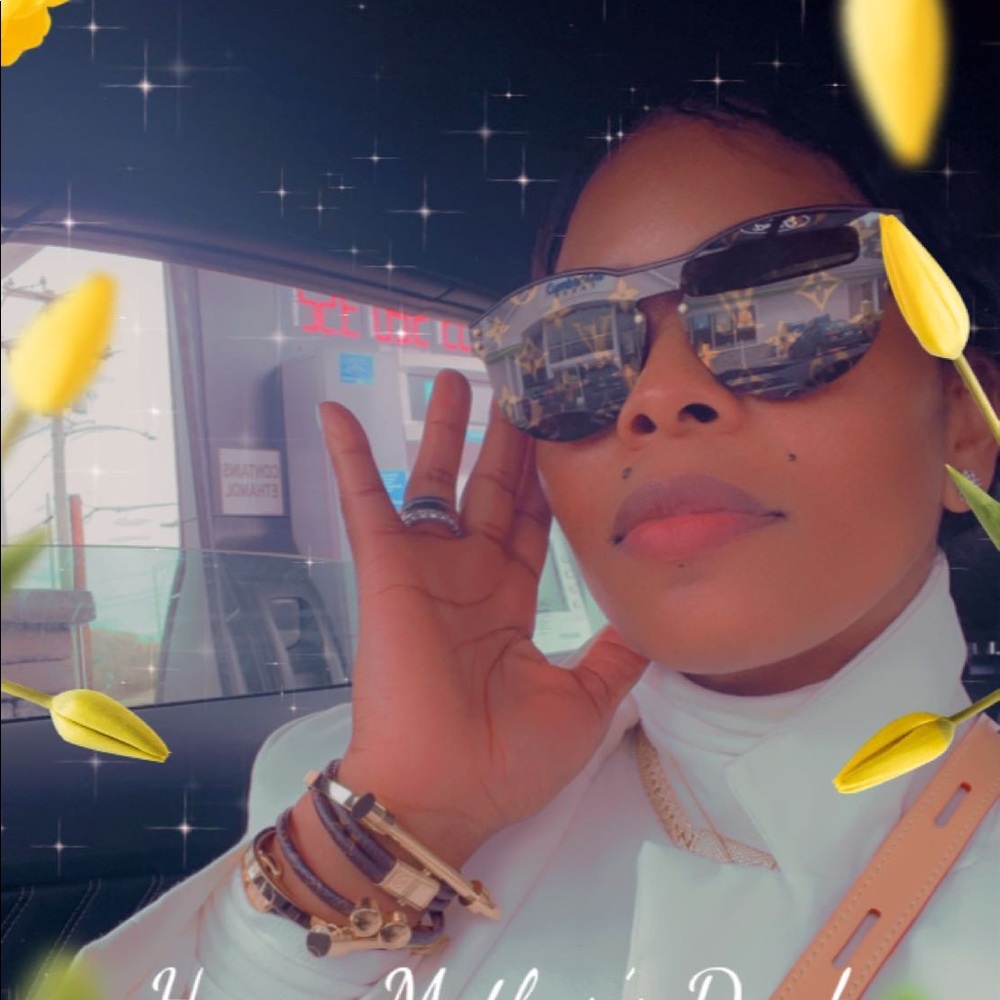 Meet your Posher, Jay-la